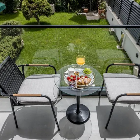 Lux Garden Luxury 2 *