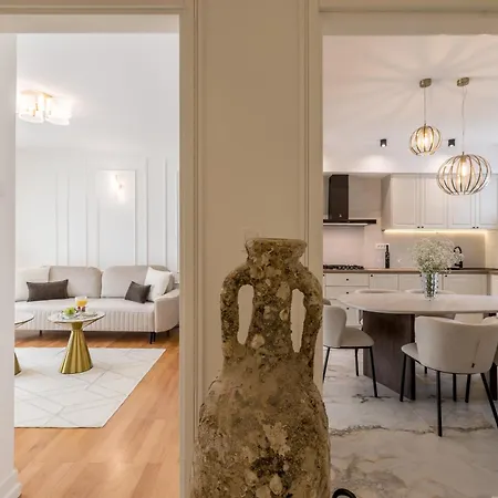 Lux Garden Luxury 2 *