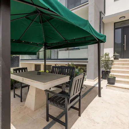 דירה Lux Garden Luxury 2