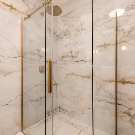 Apartment Lux Garden Luxury 2 *