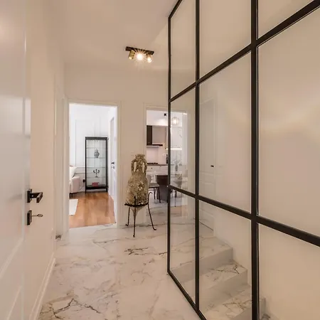 Lux Garden Luxury 2 Apartment *